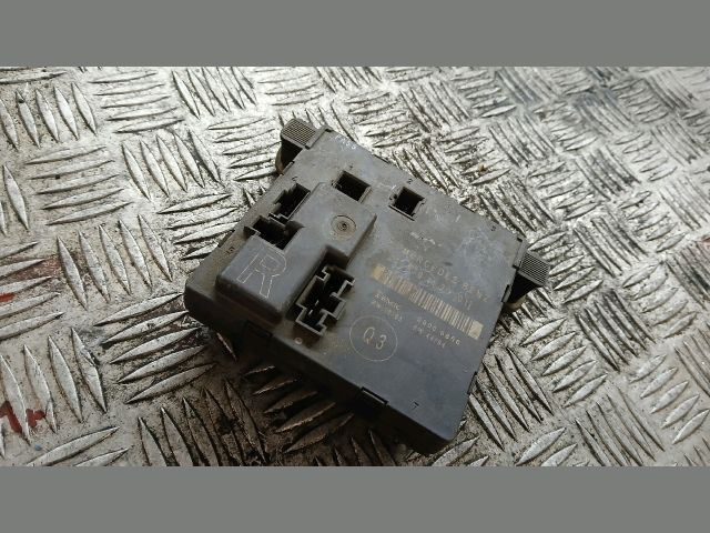 bontott MERCEDES-BENZ E-CLASS Jobb hátsó Ajtó Vezérlőegység