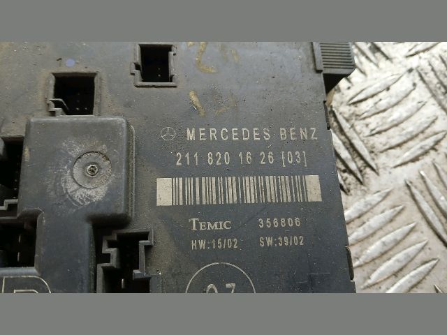 bontott MERCEDES-BENZ E-CLASS Jobb hátsó Ajtó Vezérlőegység