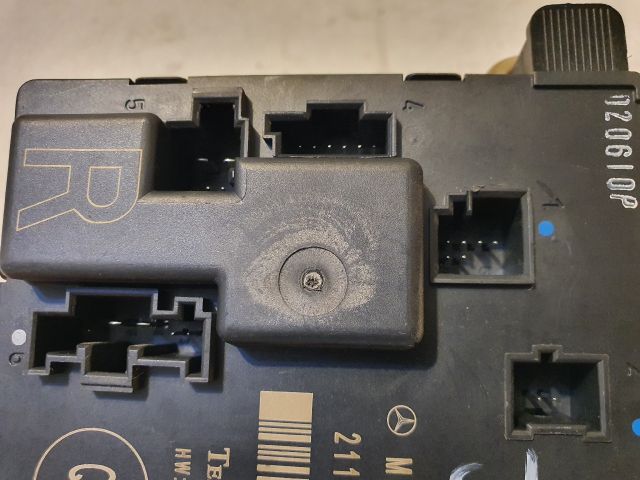 bontott MERCEDES-BENZ E-CLASS Jobb hátsó Ajtó Vezérlőegység