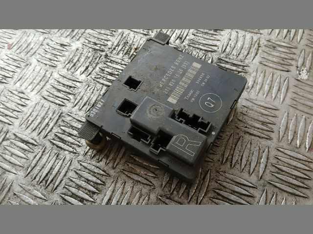 bontott MERCEDES-BENZ E-CLASS Jobb hátsó Ajtó Vezérlőegység