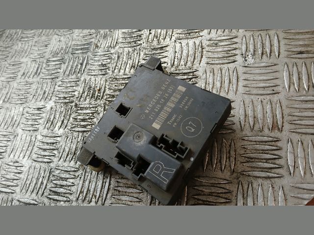 bontott MERCEDES-BENZ E-CLASS Jobb hátsó Ajtó Vezérlőegység