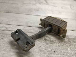 bontott MERCEDES-BENZ E-CLASS Jobb hátsó Ajtóhatároló