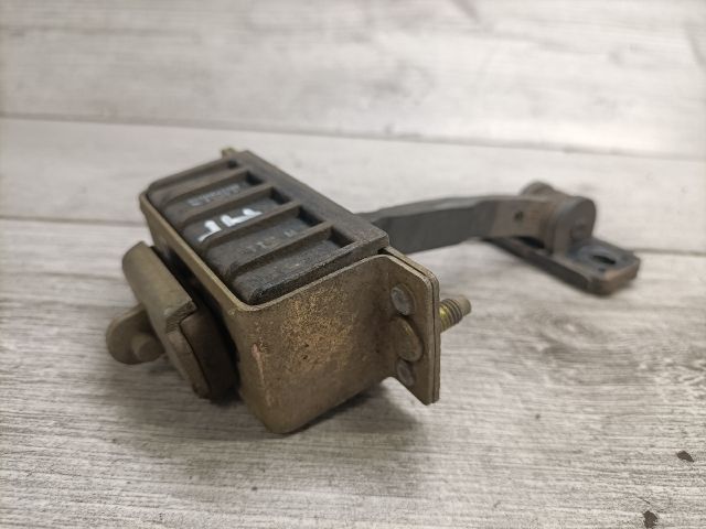 bontott MERCEDES-BENZ E-CLASS Jobb hátsó Ajtóhatároló