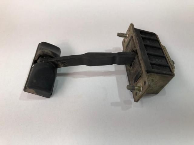 bontott MERCEDES-BENZ E-CLASS Jobb hátsó Ajtóhatároló