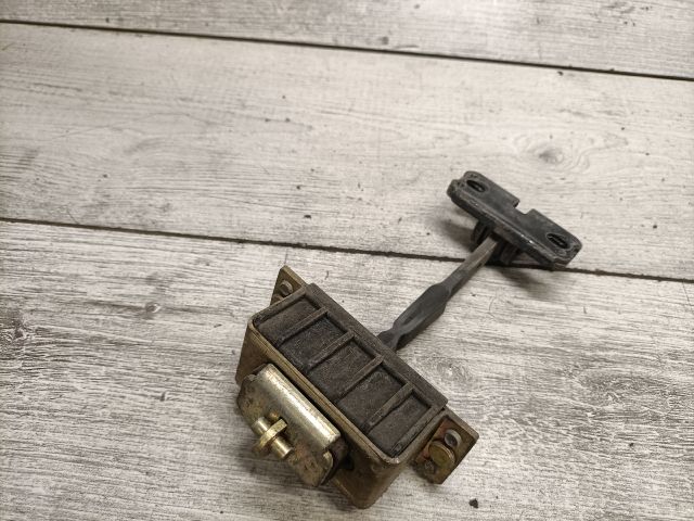 bontott MERCEDES-BENZ E-CLASS Jobb hátsó Ajtóhatároló