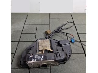 bontott MERCEDES-BENZ E-CLASS Jobb hátsó Ajtózár