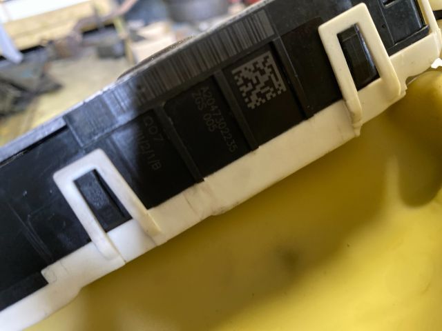 bontott MERCEDES-BENZ E-CLASS Jobb hátsó Ajtózár