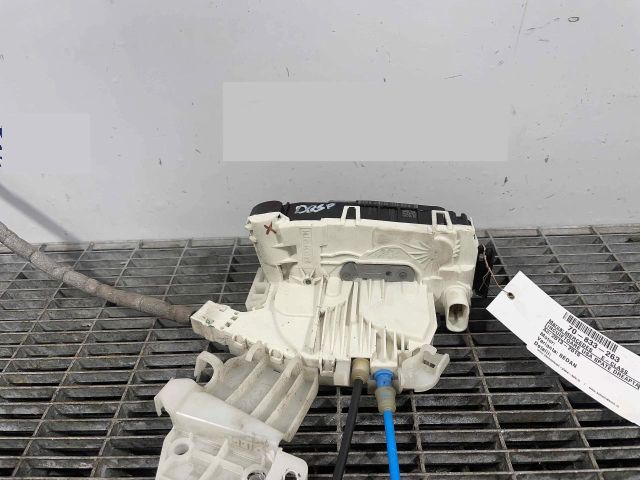 bontott MERCEDES-BENZ E-CLASS Jobb hátsó Ajtózár