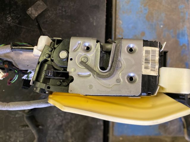 bontott MERCEDES-BENZ E-CLASS Jobb hátsó Ajtózár