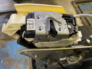 bontott MERCEDES-BENZ E-CLASS Jobb hátsó Ajtózár