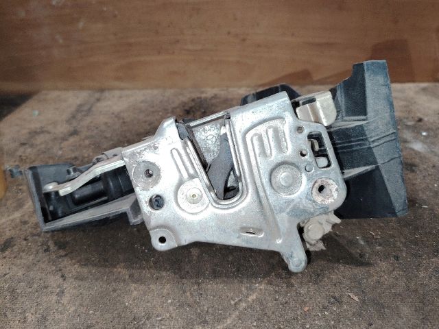 bontott MERCEDES-BENZ E-CLASS Jobb hátsó Ajtózár