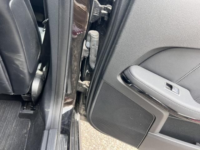 bontott MERCEDES-BENZ E-CLASS Jobb hátsó Alsó Zsanér