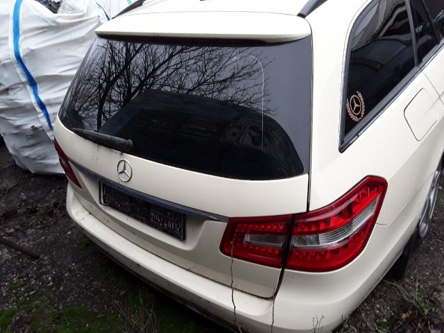 bontott MERCEDES-BENZ E-CLASS Jobb hátsó Belső Kilincs