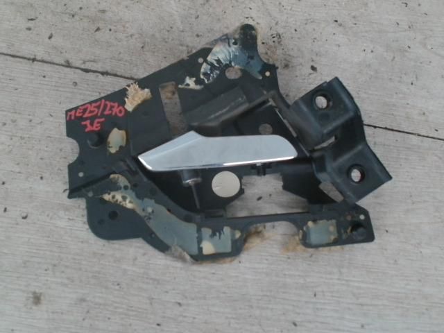 bontott MERCEDES-BENZ E-CLASS Jobb hátsó Belső Kilincs