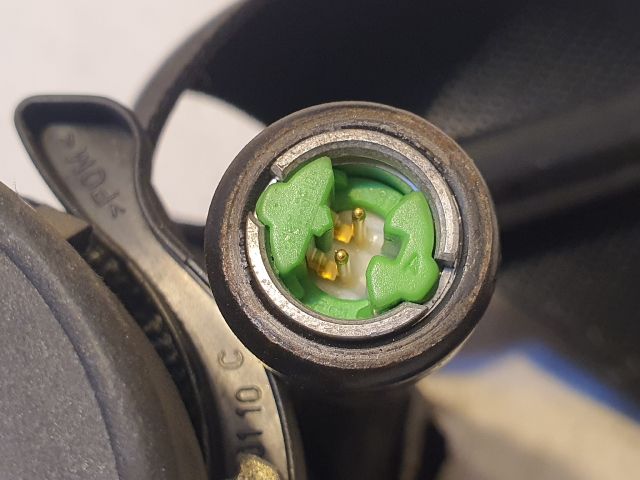 bontott MERCEDES-BENZ E-CLASS Jobb hátsó Biztonsági Öv