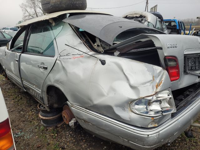 bontott MERCEDES-BENZ E-CLASS Jobb hátsó Biztonsági Öv