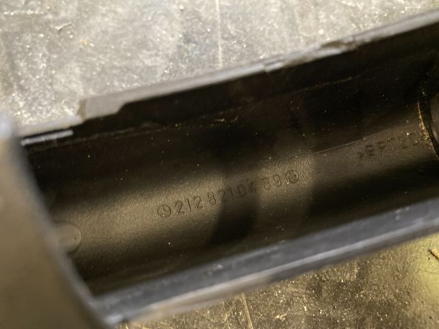 bontott MERCEDES-BENZ E-CLASS Jobb hátsó Csomagtér Burkolat (Műanyag)