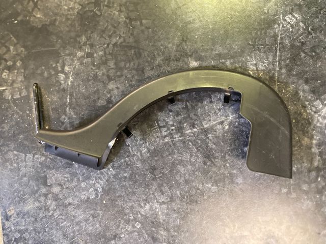 bontott MERCEDES-BENZ E-CLASS Jobb hátsó Csomagtér Burkolat (Műanyag)