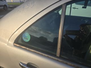 bontott MERCEDES-BENZ E-CLASS Jobb hátsó Fixüveg (Ajtóban)