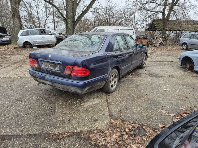 bontott MERCEDES-BENZ E-CLASS Jobb hátsó Fixüveg (Ajtóban)