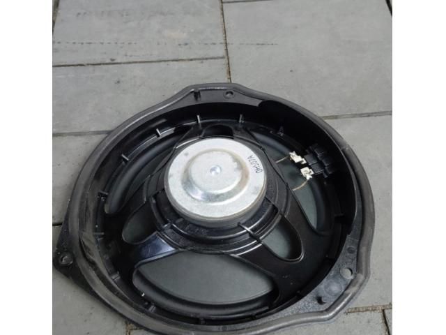 bontott MERCEDES-BENZ E-CLASS Jobb hátsó Hangszóró