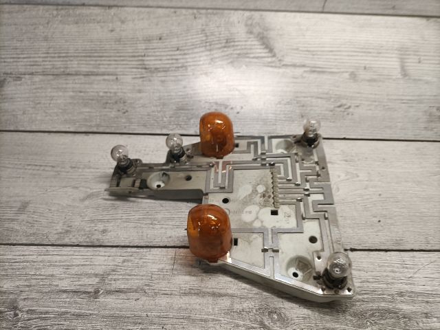 bontott MERCEDES-BENZ E-CLASS Jobb Hátsó Lámpa Foglalat