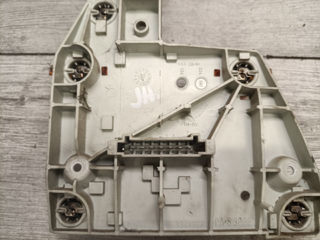 bontott MERCEDES-BENZ E-CLASS Jobb Hátsó Lámpa Foglalat