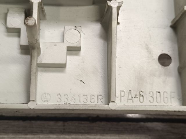 bontott MERCEDES-BENZ E-CLASS Jobb Hátsó Lámpa Foglalat