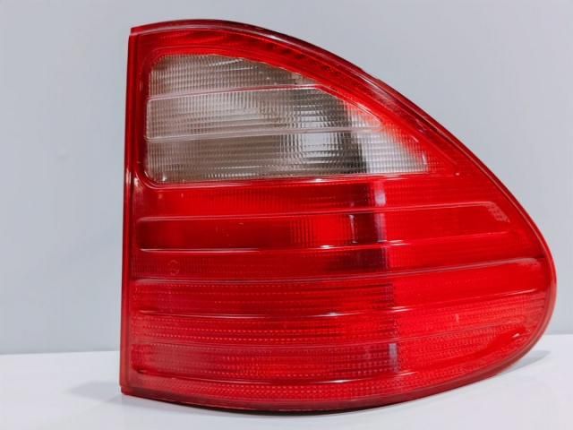 bontott MERCEDES-BENZ E-CLASS Jobb Hátsó Lámpa