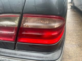 bontott MERCEDES-BENZ E-CLASS Jobb Hátsó Lámpa