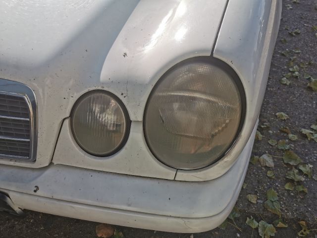 bontott MERCEDES-BENZ E-CLASS Jobb Hátsó Lámpa