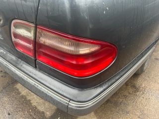bontott MERCEDES-BENZ E-CLASS Jobb Hátsó Lámpa