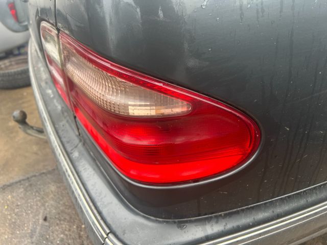 bontott MERCEDES-BENZ E-CLASS Jobb Hátsó Lámpa