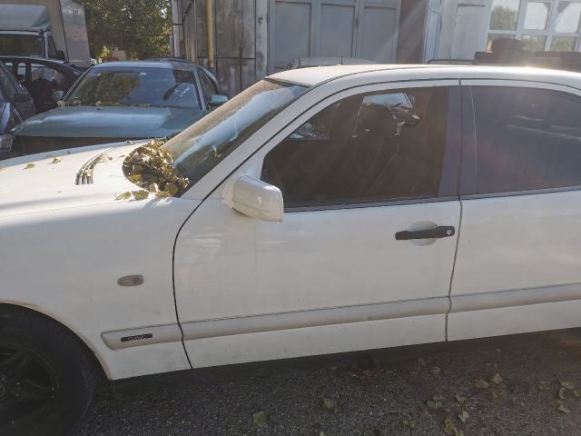 bontott MERCEDES-BENZ E-CLASS Jobb Hátsó Lámpa