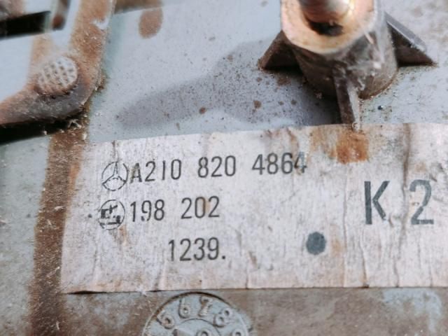 bontott MERCEDES-BENZ E-CLASS Jobb Hátsó Lámpa