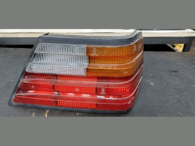 bontott MERCEDES-BENZ E-CLASS Jobb Hátsó Lámpa