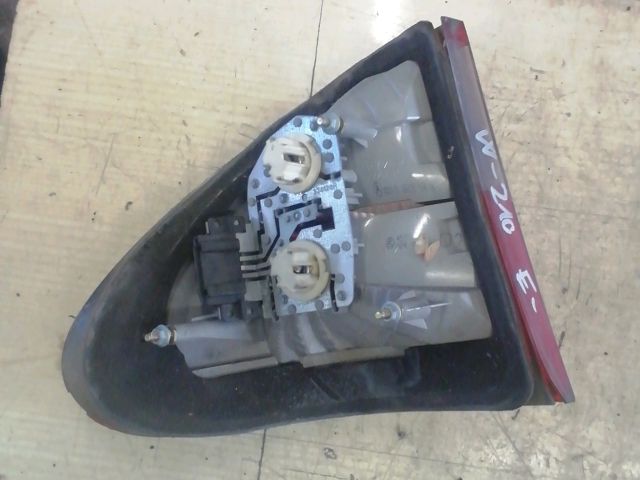 bontott MERCEDES-BENZ E-CLASS Jobb Hátsó Lámpa