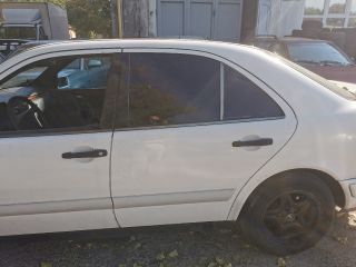 bontott MERCEDES-BENZ E-CLASS Jobb Hátsó Lámpa