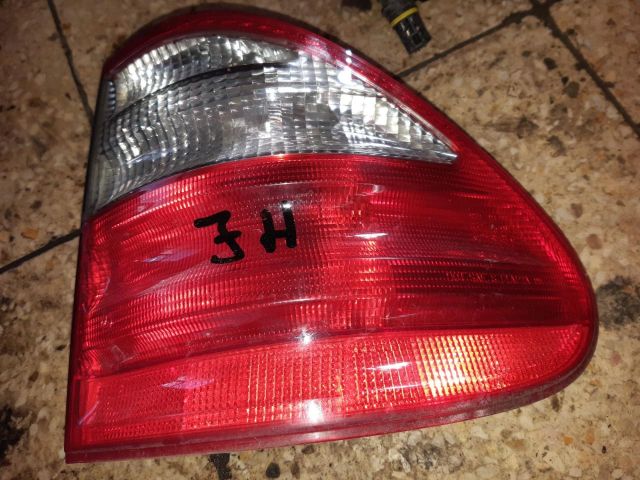 bontott MERCEDES-BENZ E-CLASS Jobb Hátsó Lámpa