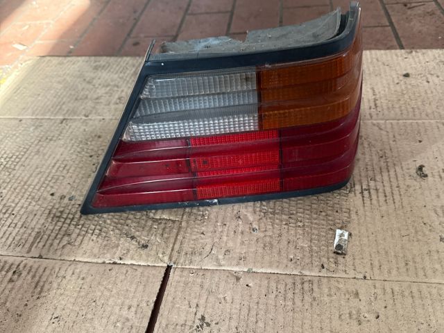 bontott MERCEDES-BENZ E-CLASS Jobb Hátsó Lámpa