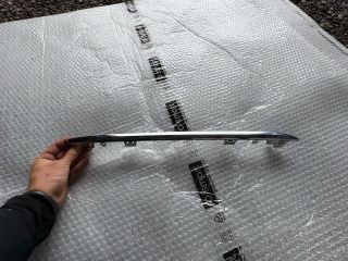 bontott MERCEDES-BENZ E-CLASS Jobb hátsó Lökhárító Díszléc