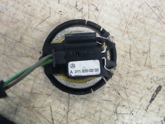 bontott MERCEDES-BENZ E-CLASS Jobb hátsó Magassugárzó Hangszóró