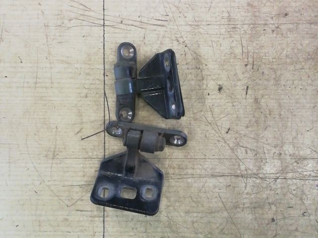 bontott MERCEDES-BENZ E-CLASS Jobb hátsó Zsanér