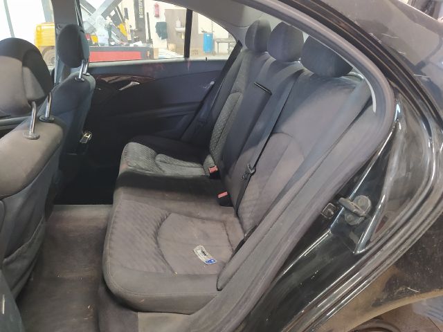 bontott MERCEDES-BENZ E-CLASS Jobb hátsó Zsanér