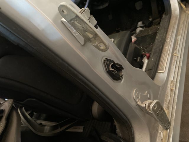 bontott MERCEDES-BENZ E-CLASS Jobb hátsó Zsanér