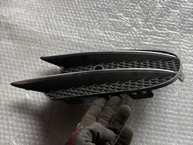 bontott MERCEDES-BENZ E-CLASS Jobb Ködlámpa Rács