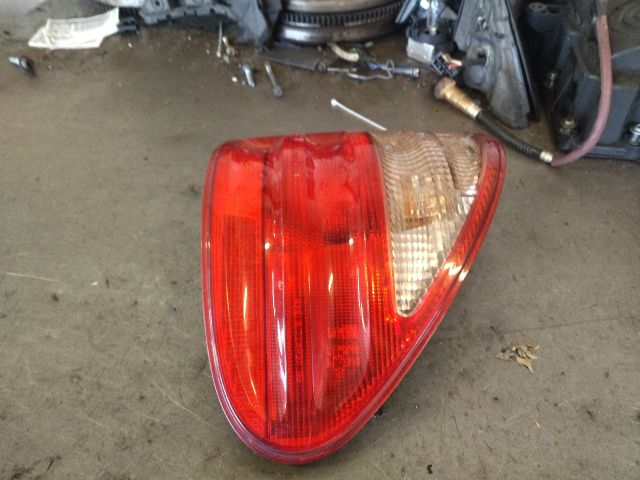 bontott MERCEDES-BENZ E-CLASS Jobb Külső Hátsó Lámpa