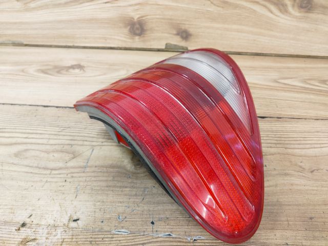 bontott MERCEDES-BENZ E-CLASS Jobb Külső Hátsó Lámpa