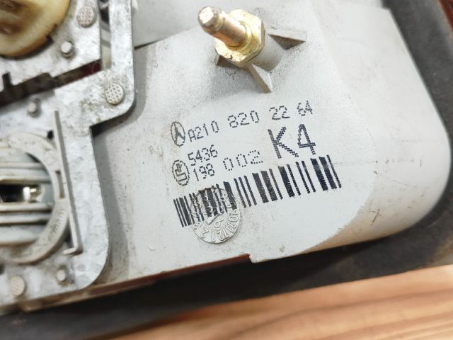 bontott MERCEDES-BENZ E-CLASS Jobb Külső Hátsó Lámpa