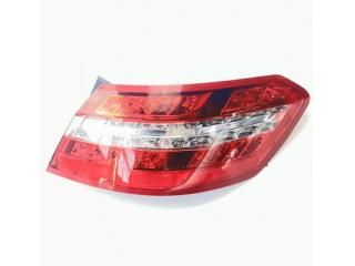 bontott MERCEDES-BENZ E-CLASS Jobb Külső Hátsó Lámpa